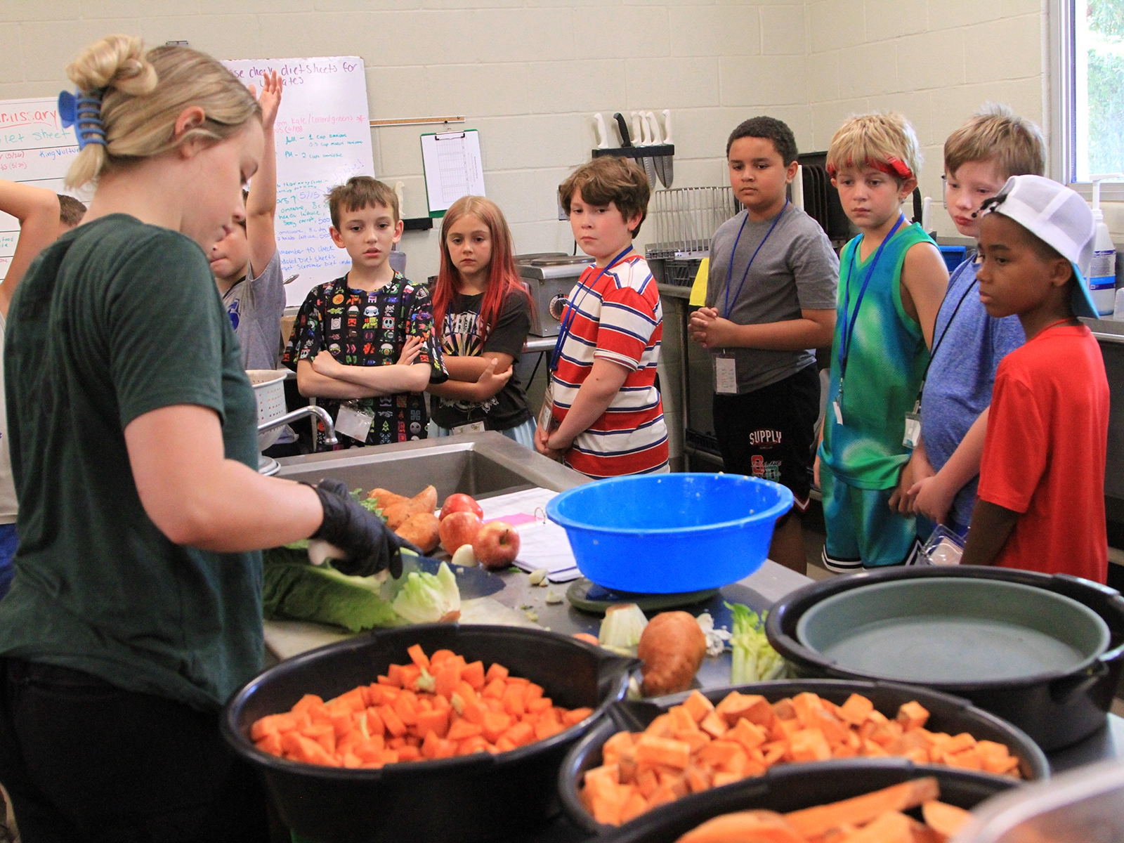 campers visiting zoo kitchen