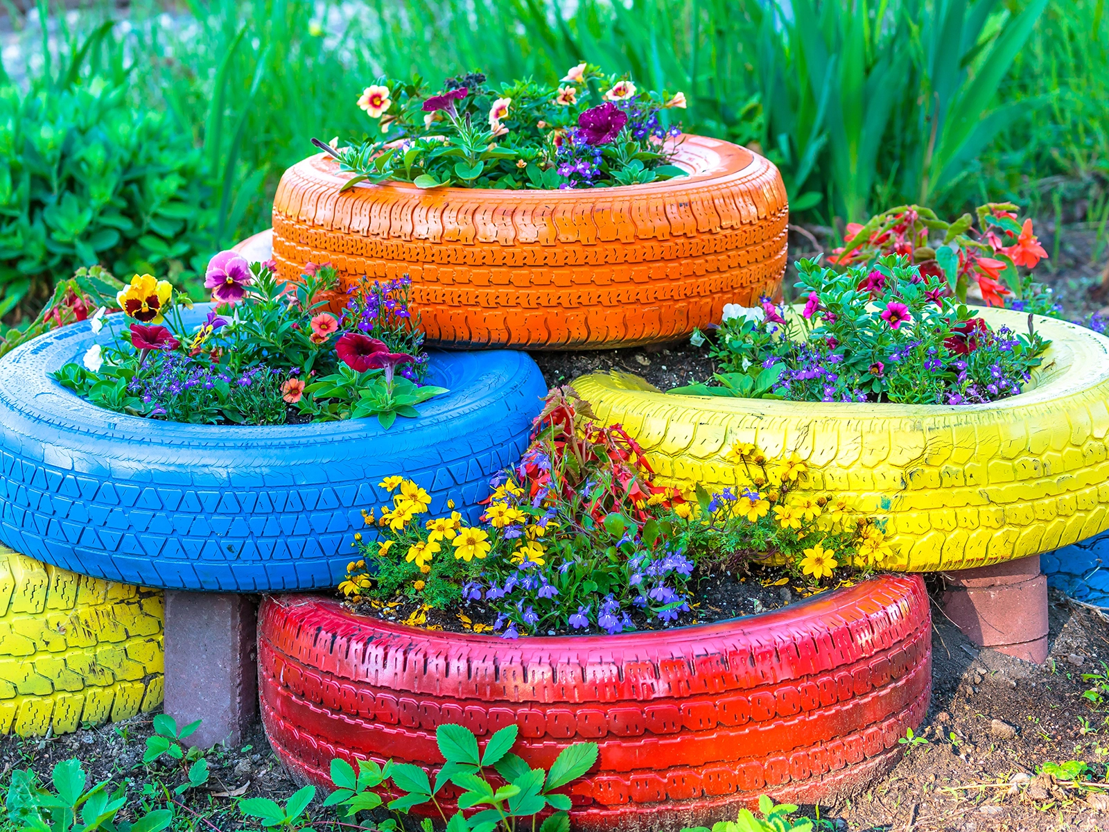painted old tire garden planters